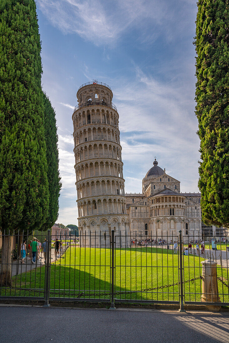 Blick auf den Schiefen Turm von Pisa, UNESCO-Weltkulturerbe, Pisa, Provinz Pisa, Toskana, Italien, Europa