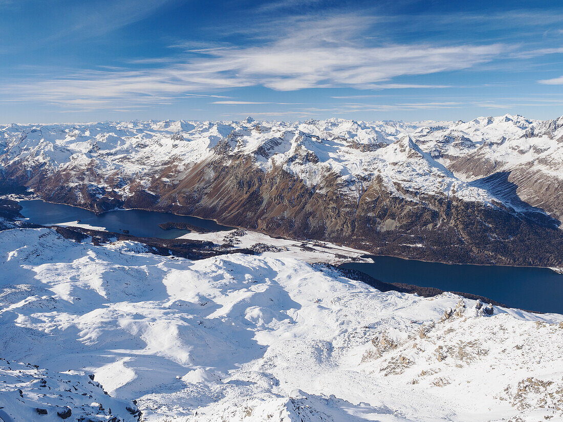 Blick vom Corvatsch hinunter ins Engadin, Graubünden, Schweiz, Europa