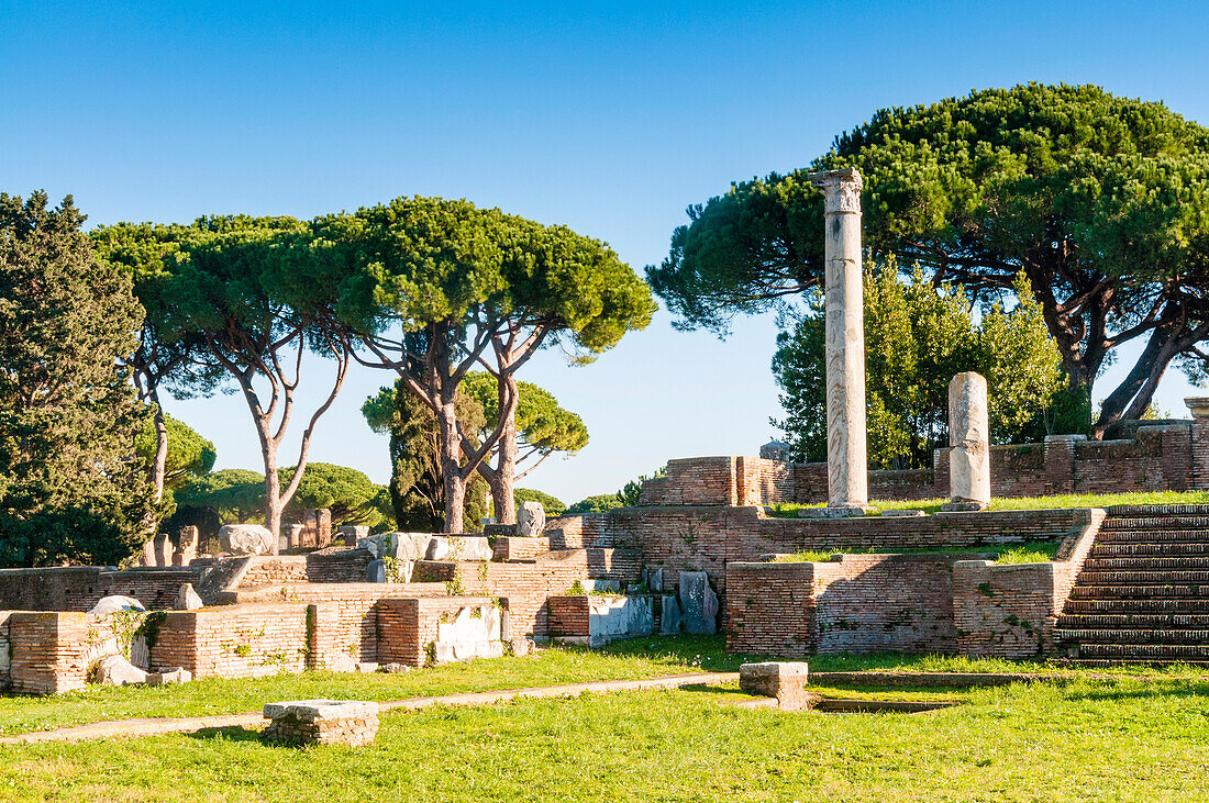 Round temple (Tempio Rotondo), Ostia Antica archaeological site, Ostia, Rome province, Latium (Lazio), Italy, Europe
