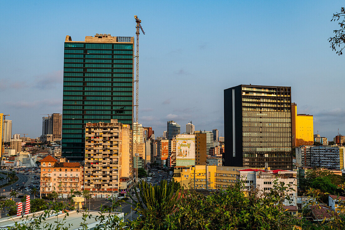 Skyline von Luanda, Angola, Afrika