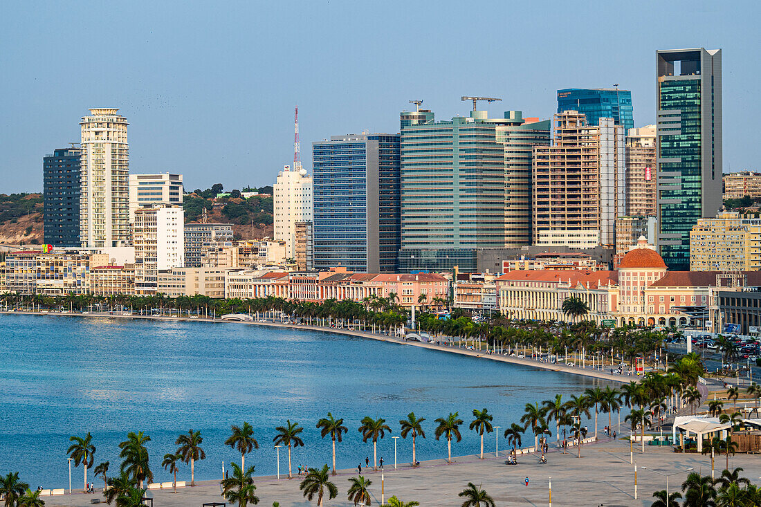 Skyline von Luanda, Angola, Afrika