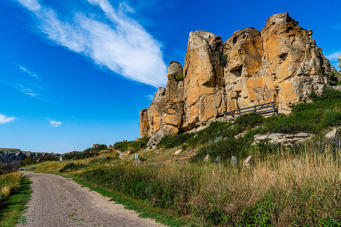 Hoodoos along the Milk River, Writing-on-Stone Provincial Park, UNESCO World Heritage Site, Alberta, Canada, North America