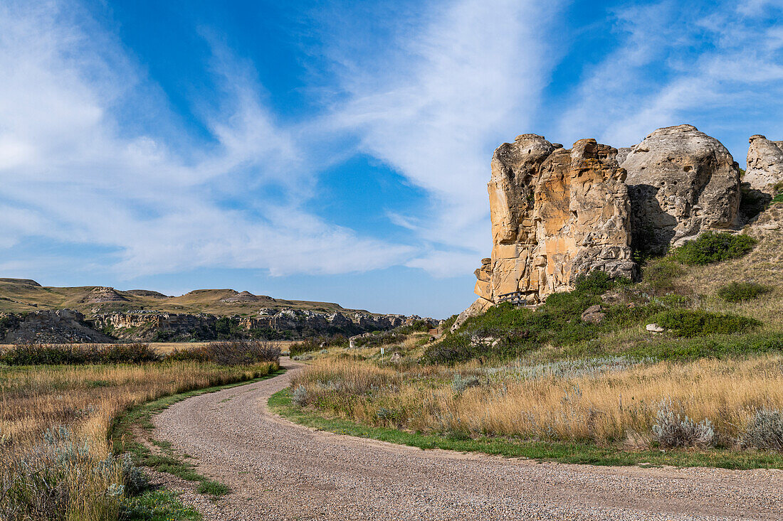 Hoodoos along the Milk River, Writing-on-Stone Provincial Park, UNESCO World Heritage Site, Alberta, Canada, North America