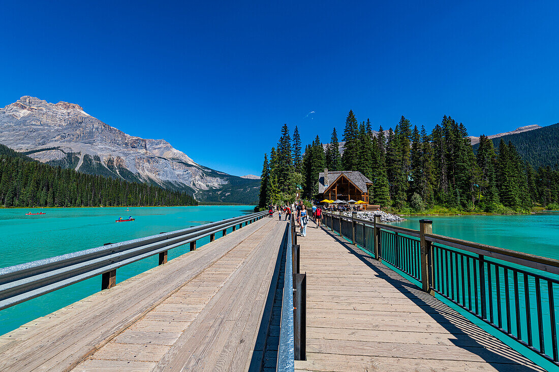 Fußgängerbrücke am Emerald Lake, Yoho-Nationalpark, UNESCO-Welterbestätte, British Columbia, Kanada, Nordamerika