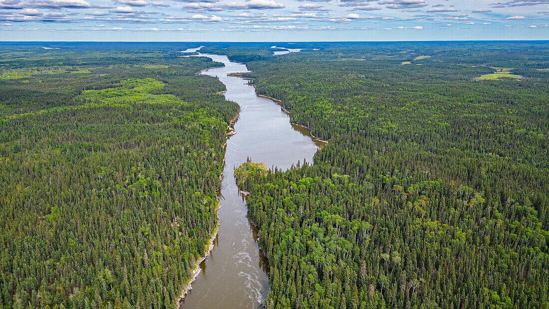 Luftaufnahme des Pisew River, Pisew Falls Provincial Park, Thompson, Manitoba, Kanada, Nordamerika