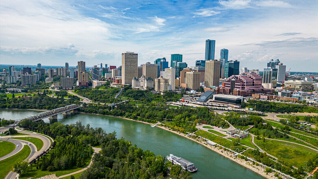 Luftaufnahme der Skyline von Edmonton, Alberta, Kanada, Nordamerika