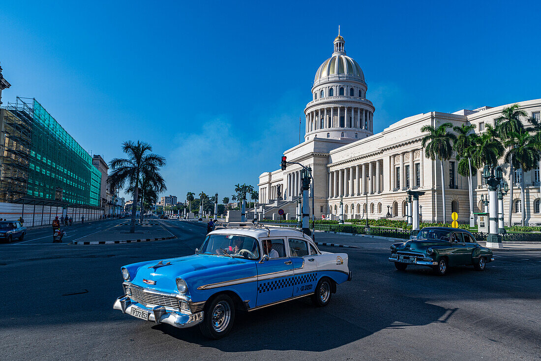 Vintage car in front of the Theatre of Havana, Havana, Cuba, West Indies, Central America