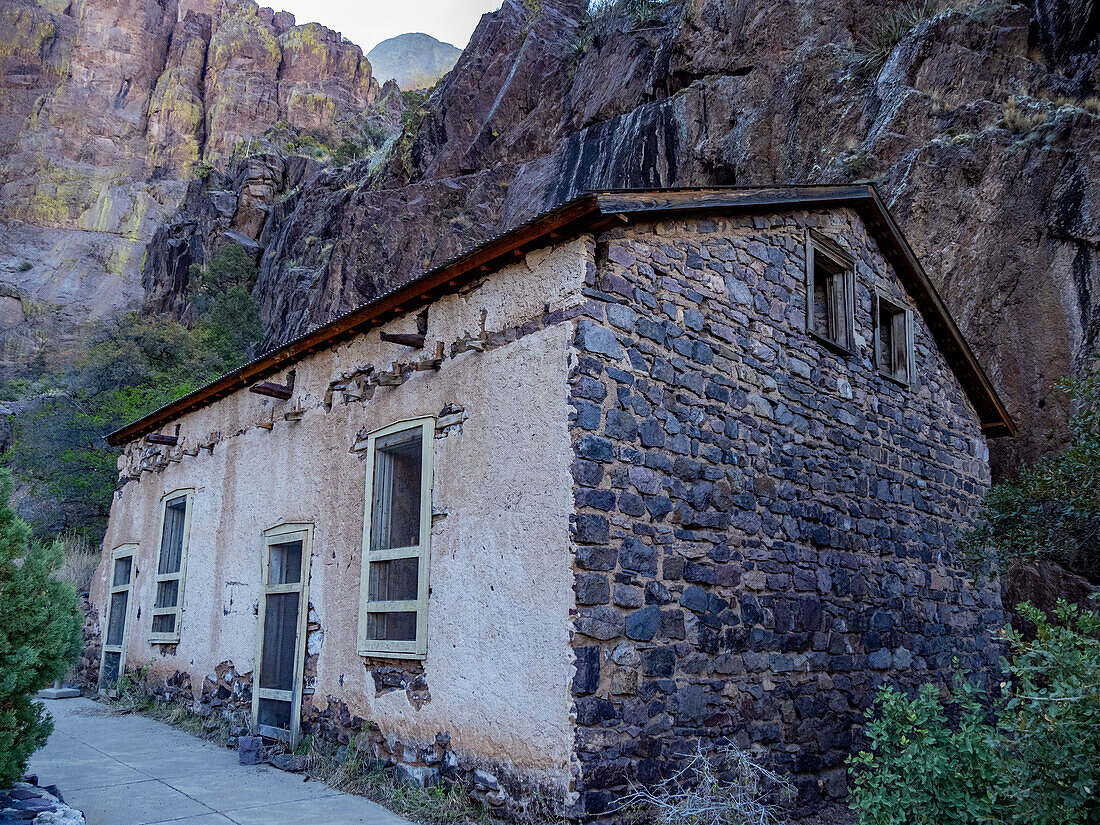 Verlassenes Gebäude aus den späten 1800er Jahren vom Van Patten Mountain Camp, Dripping Springs Trail, Las Cruces, New Mexico, Vereinigte Staaten von Amerika, Nordamerika