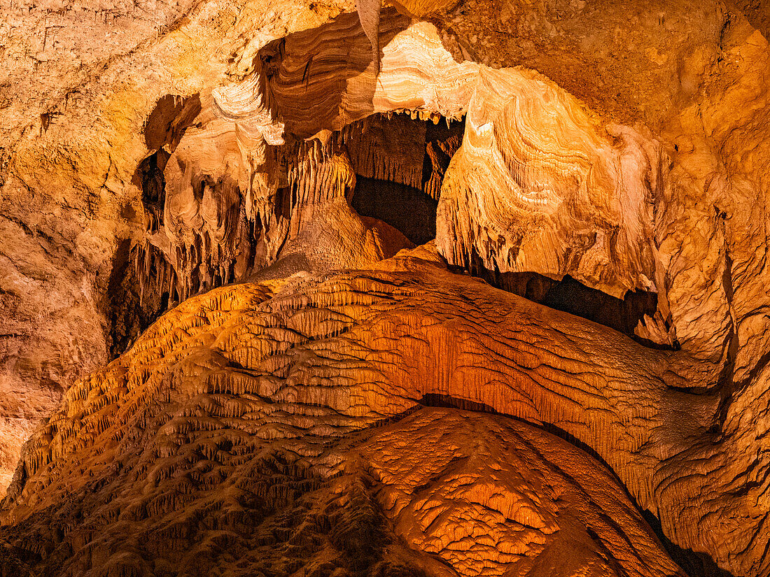 Schollenstein in der Haupthöhle im Carlsbad Caverns National Park, UNESCO-Welterbestätte, in den Guadalupe Mountains, New Mexico, Vereinigte Staaten von Amerika, Nordamerika