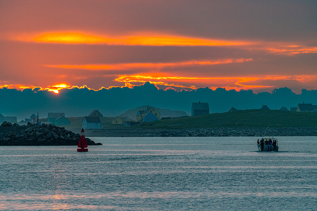Sonnenaufgang über der Ile aux Marins, Fischerinsel, Gebietskörperschaft Saint-Pierre und Miquelon, Französische überseeische Gemeinschaft, Nordamerika