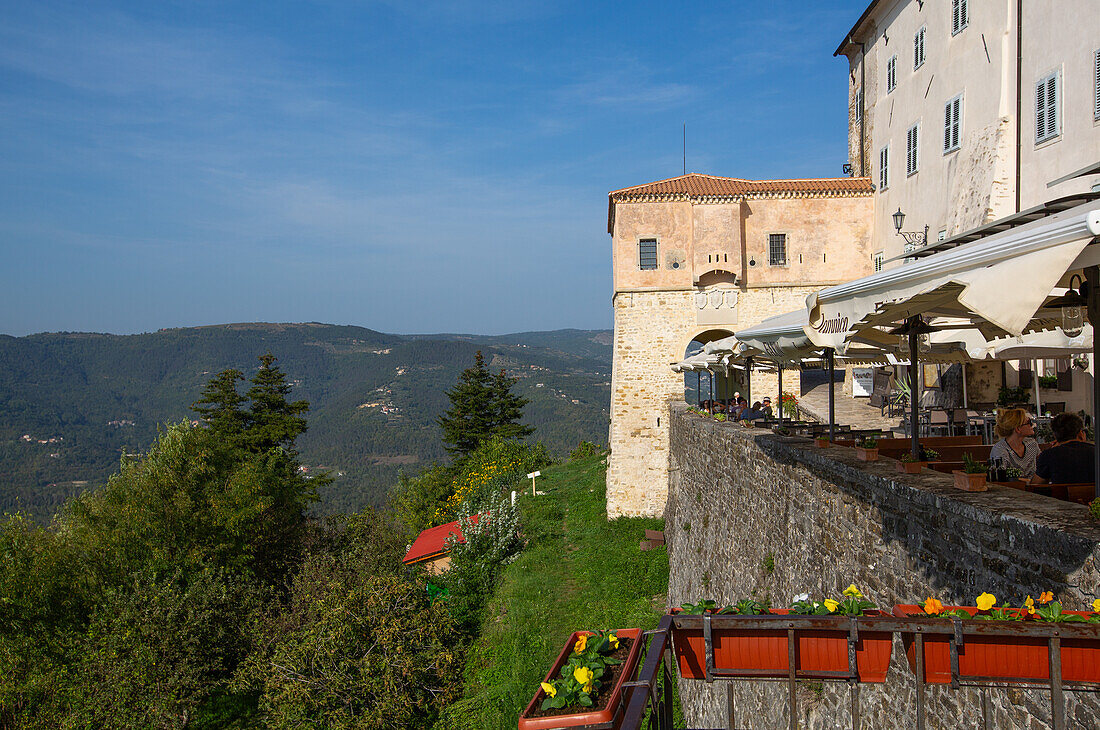 Restaurant, Motovun, Mittelistrien, Kroatien, Europa