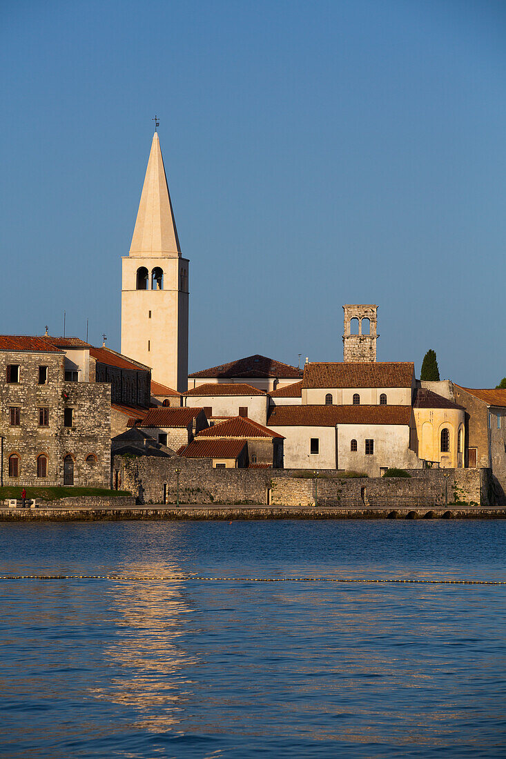 Turm der Euphrasian Bascilica, UNESCO-Weltkulturerbe, Altstadt, Porec, Kroatien, Europa