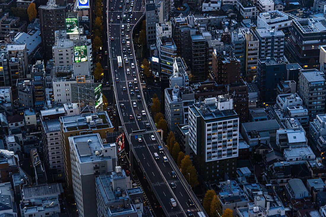 Luftaufnahme einer großen Schnellstraße 3 Shibuya Route, Toyko, Honshu, Japan, Asien