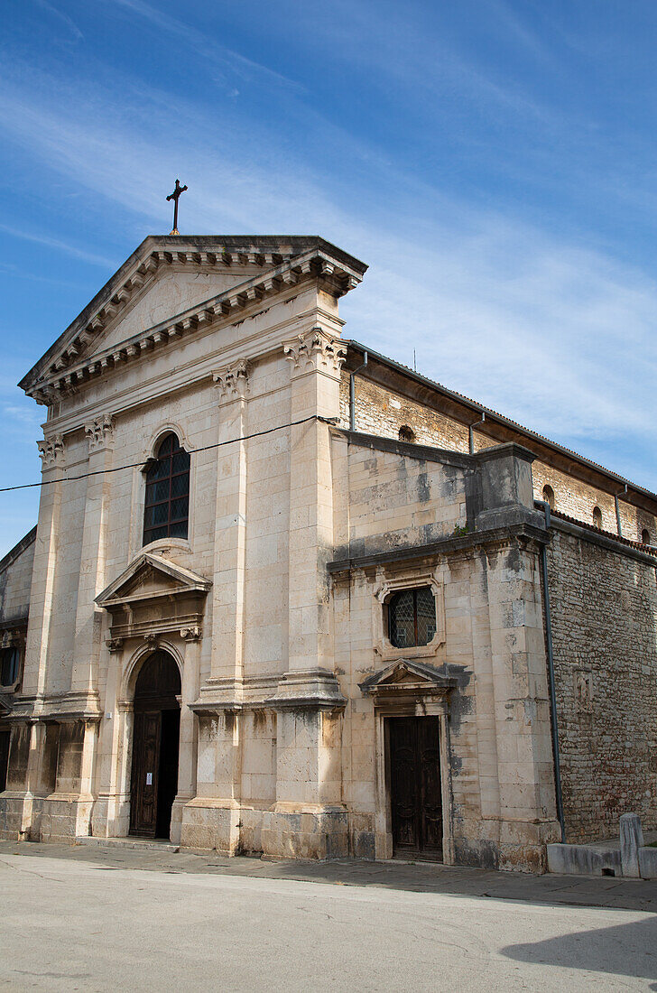 Kathedrale der Himmelfahrt der Heiligen Jungfrau Maria aus dem 4. Jahrhundert, Pula, Kroatien, Europa