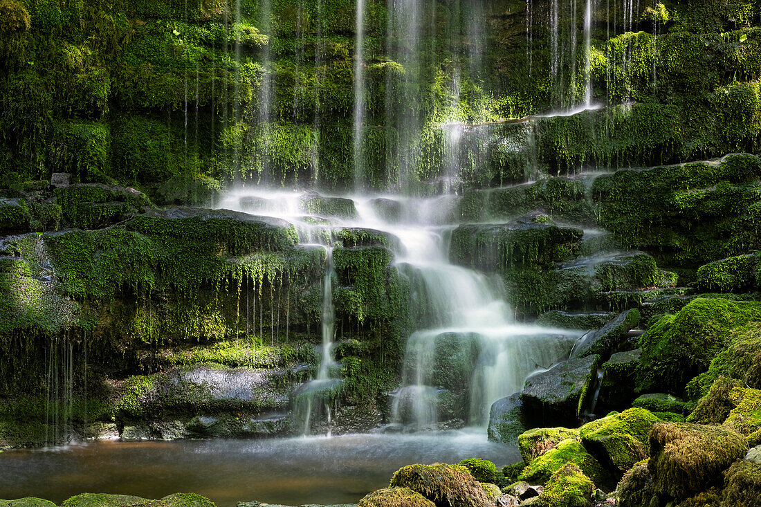 Scaleber Force Wasserfall, in der Nähe von Settle, Yorkshire Dales National Park, Yorkshire, England, Vereinigtes Königreich, Europa