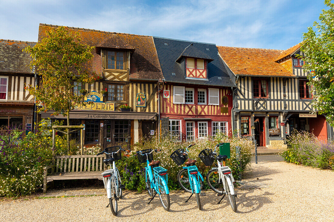 Das Normandie-Dorf Beuvron-en-Auge, Beuvron-en-Auge, Normandie, Frankreich, Europa