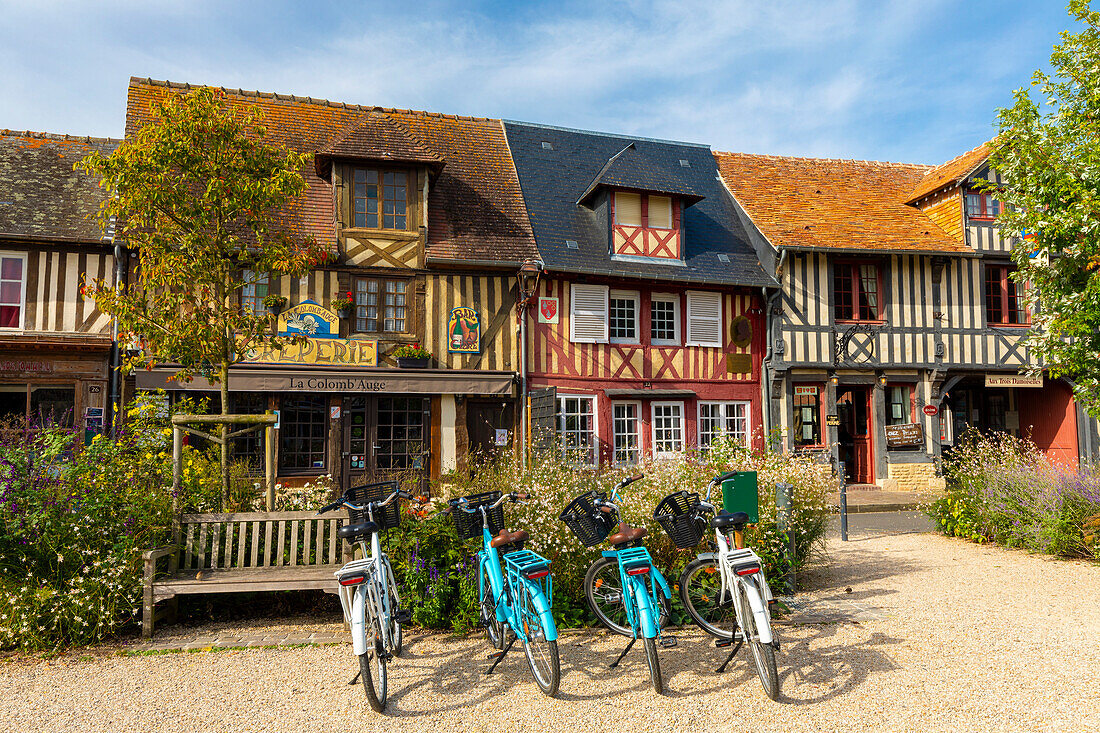 The Normandy village of Beuvron-en-Auge, Beuvron-en-Auge, Normandy, France, Europe