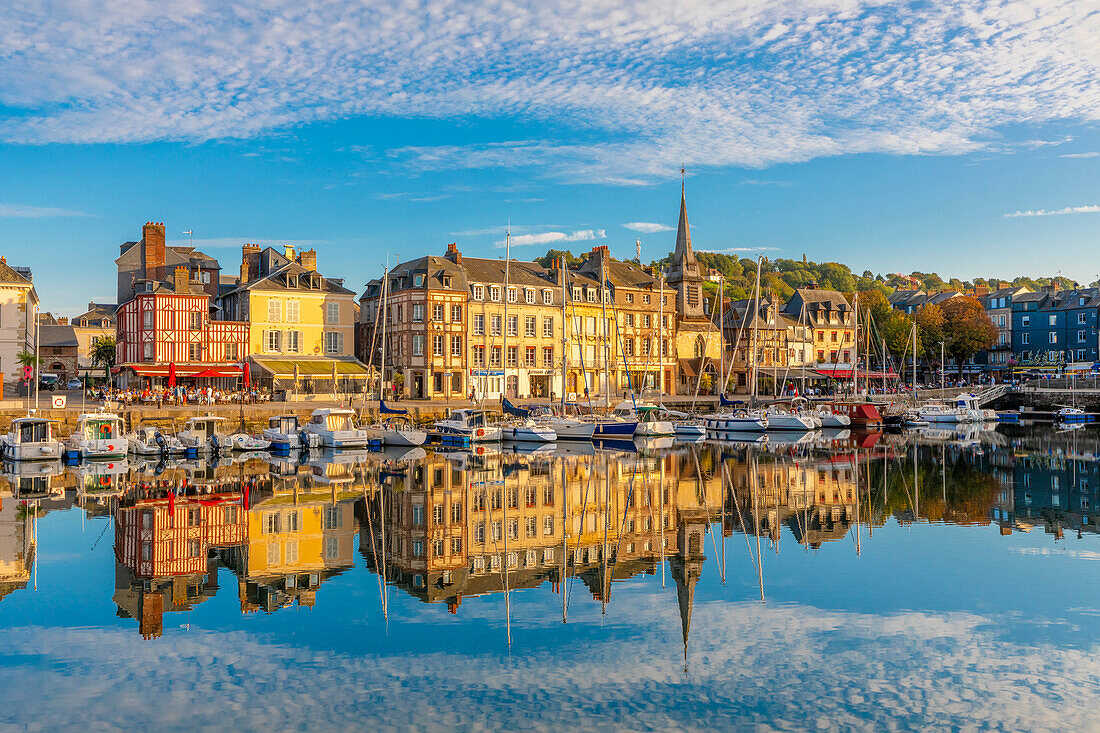 Hafen von Honfleur, Honfleur, Normandie, Frankreich, Europa