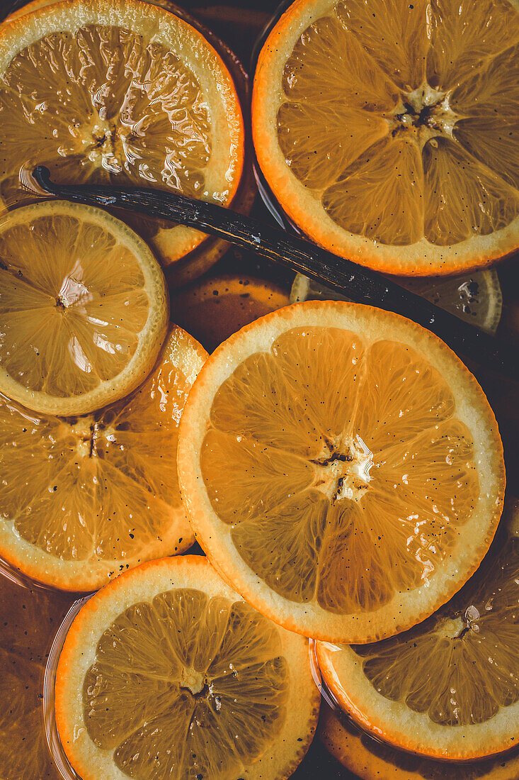 Pochierte Orangenscheibchen mit Vanille