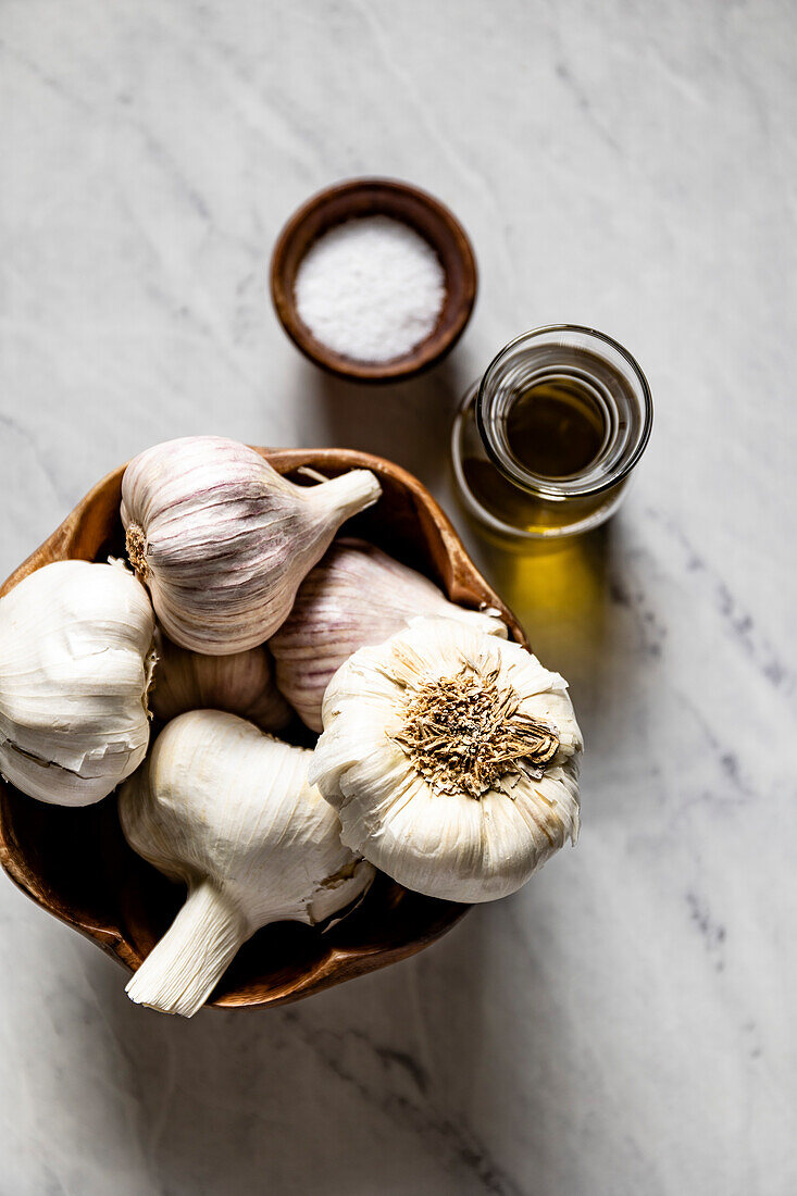 Fresh white garlic bulb and cloves