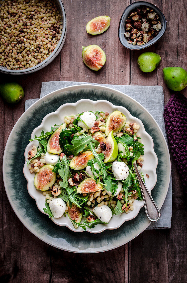 Fregola (Sardinian pasta) with figs and mozzarella