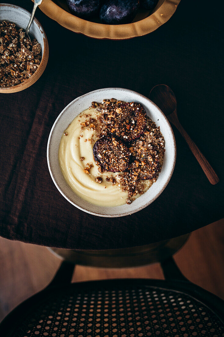 Smoothie bowl with roasted plums