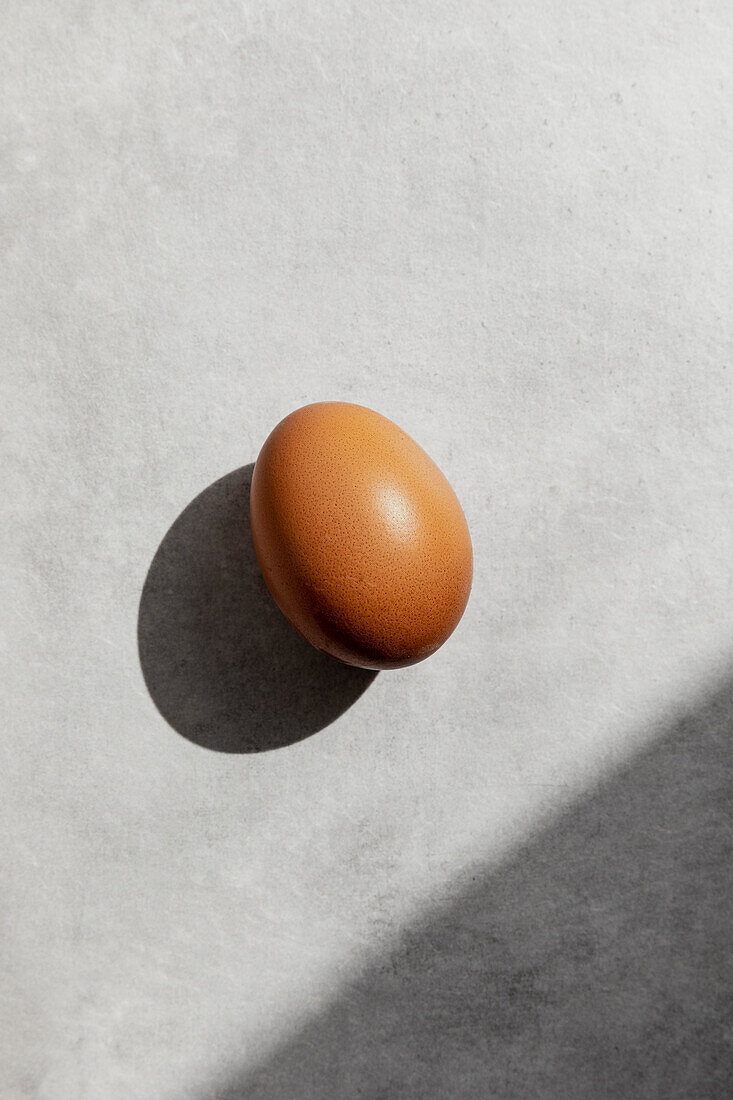 An egg in hard light