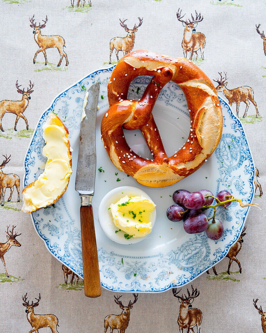 Pretzels with butter