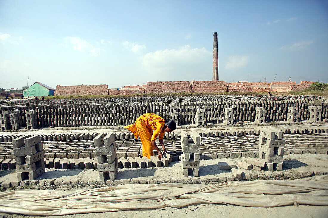 Labourer working in brickyard, Bangladesh