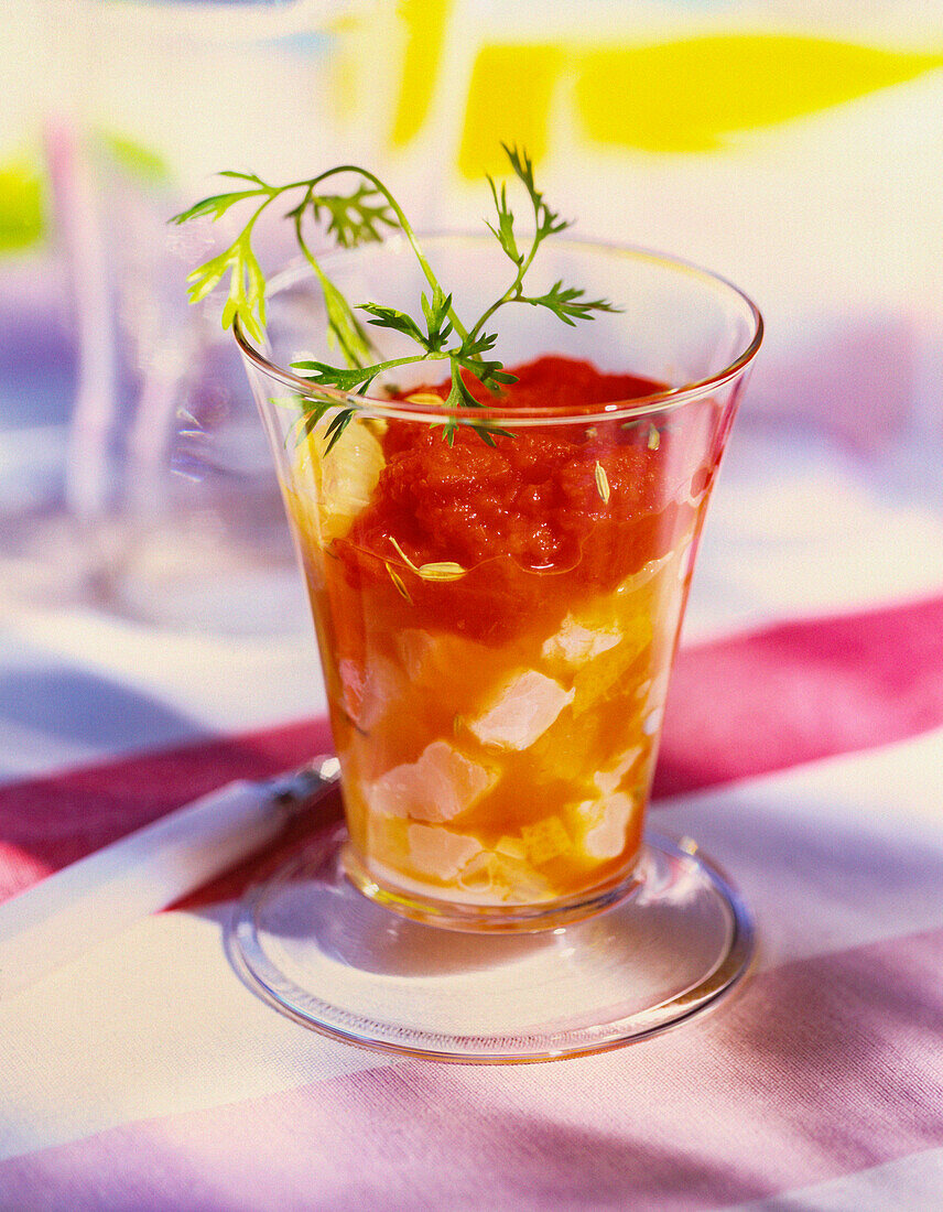 Verrine with gilthead tartare and red pepper mousse