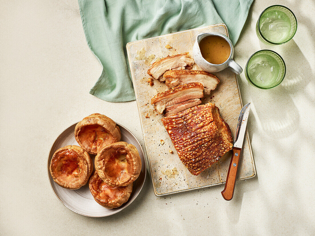 Pork belly from the airfryer with Yorkshire puddings