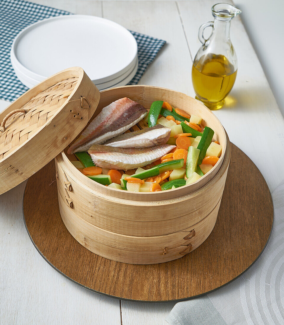 Steamed white fish with vegetables