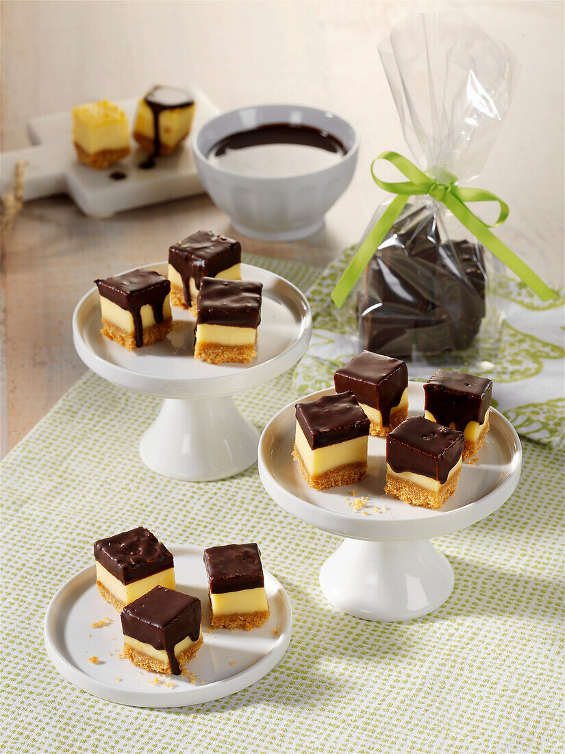 Chocolate vanilla cubes