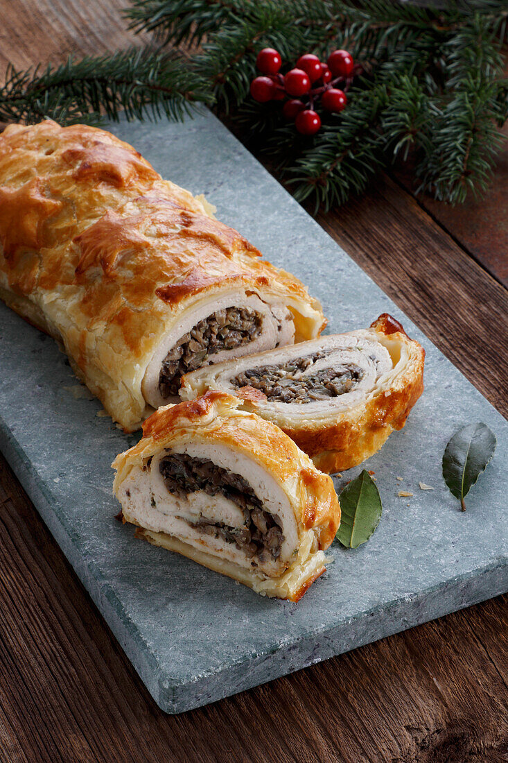 Puff pastry pie with mushroom filling