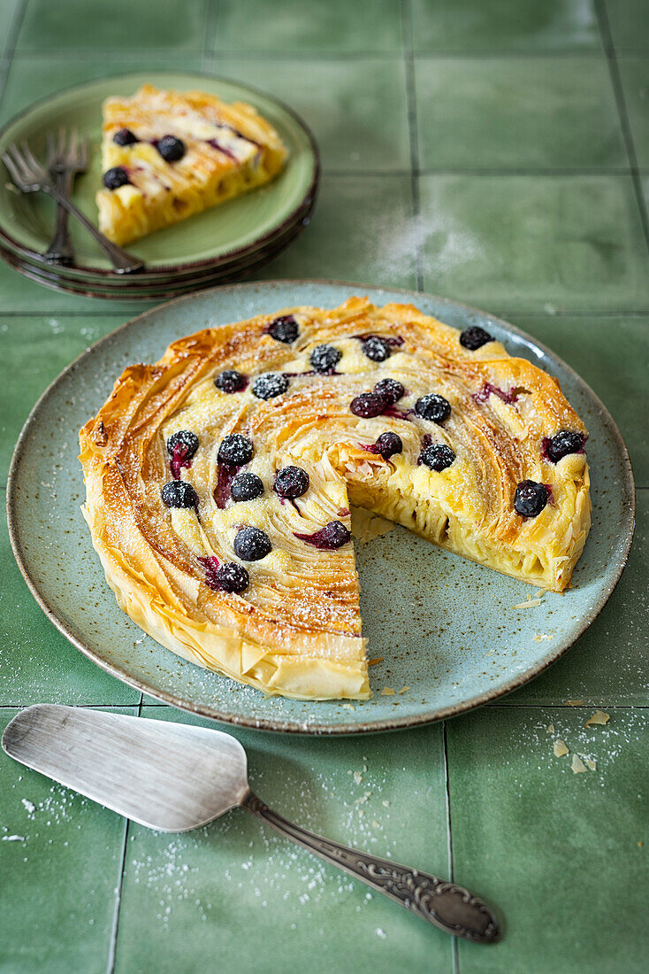 Filoteigtarte mit Mascarpone und Heidelbeeren