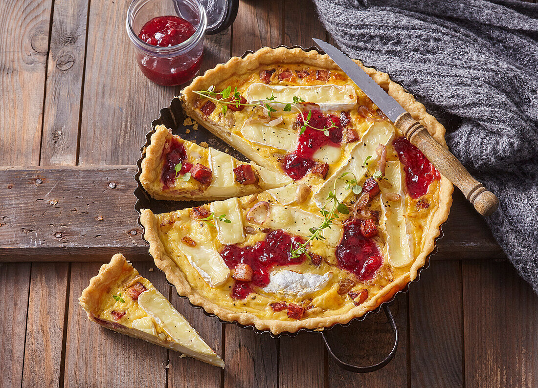 Quiche with bacon, brie and cranberries