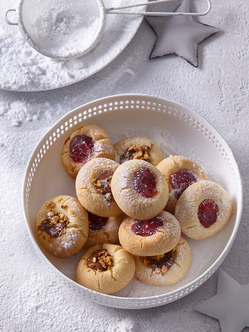 Czech Christmas biscuits with hazelnuts and jam