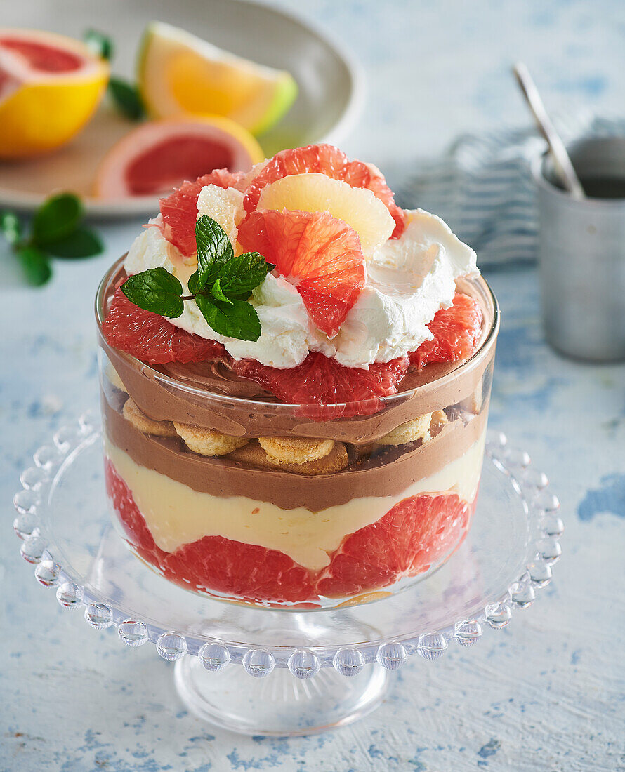 Grapefruit-Trifle mit Joghurt