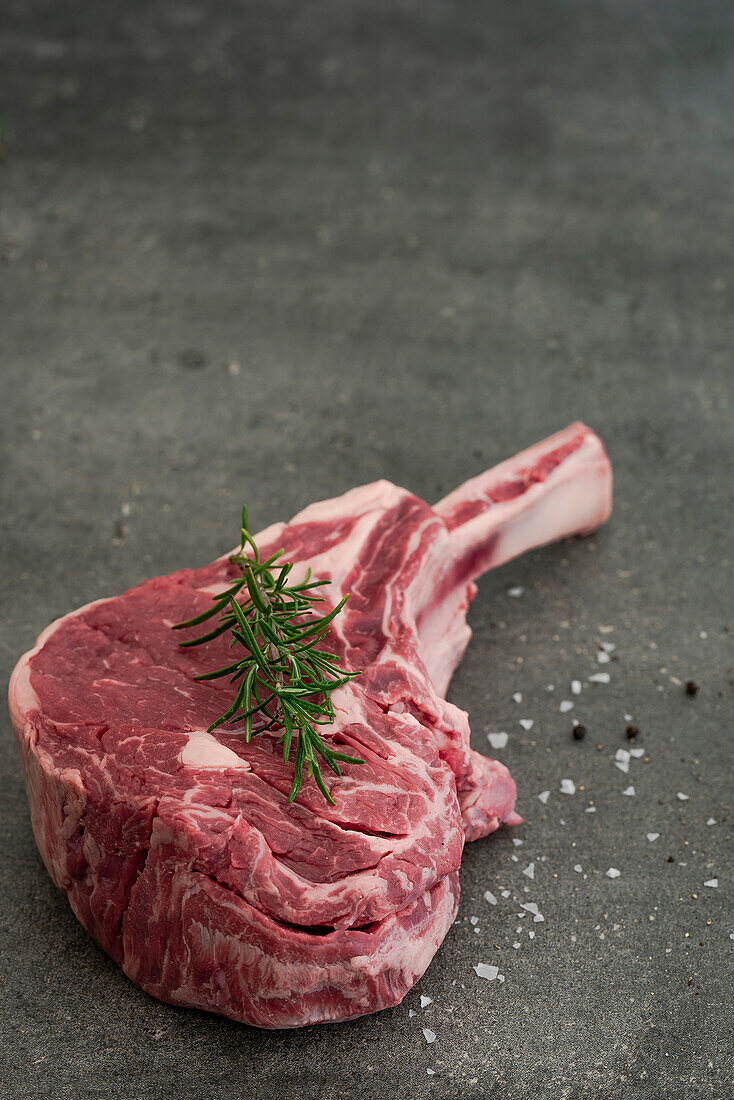 Ox chop with bone, sea salt and thyme