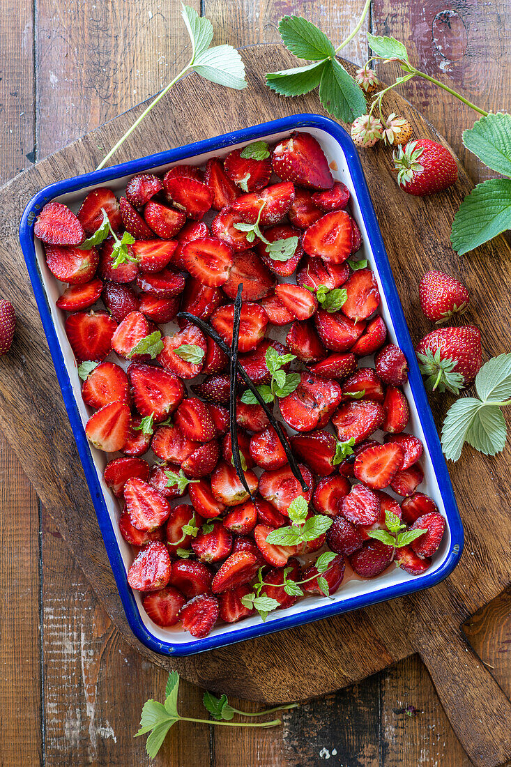 Ofen-Erdbeeren mit frischer Vanille