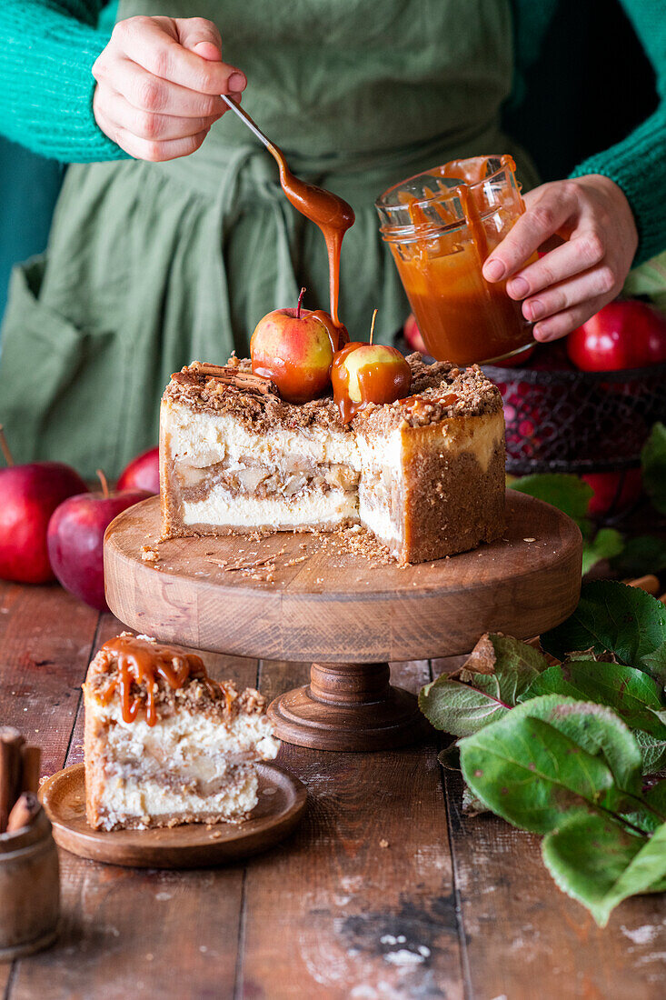 Apple cheesecake with caramel sauce