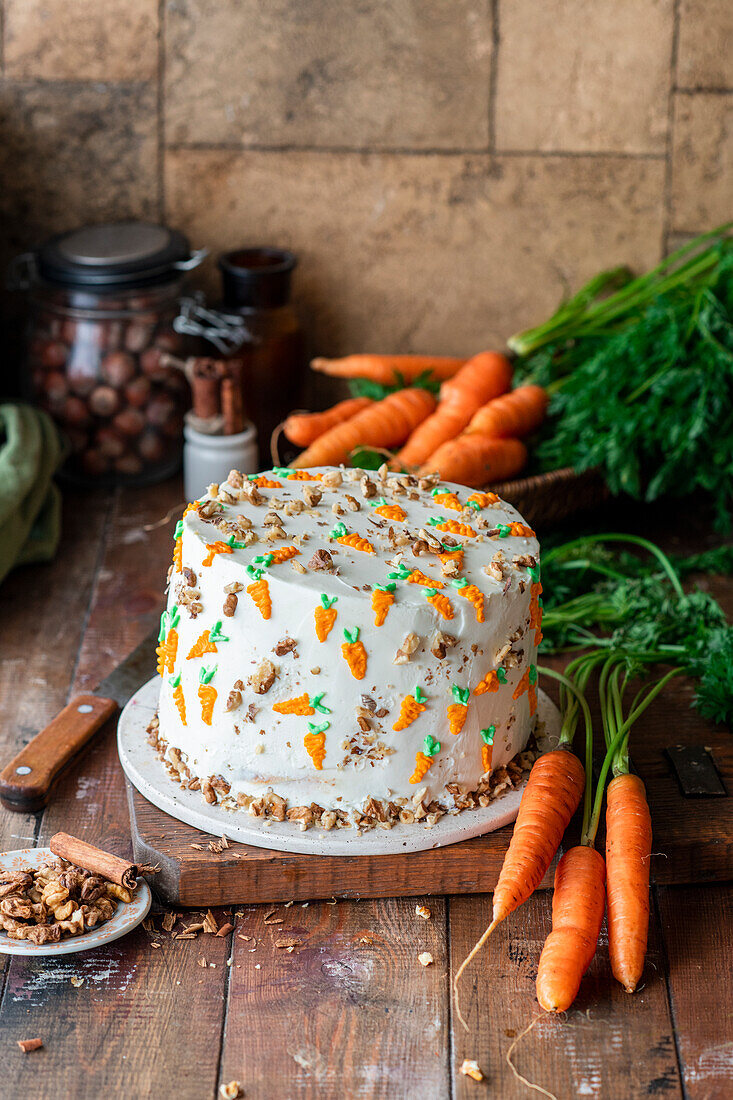 Carrot cake with pears and caramel layers