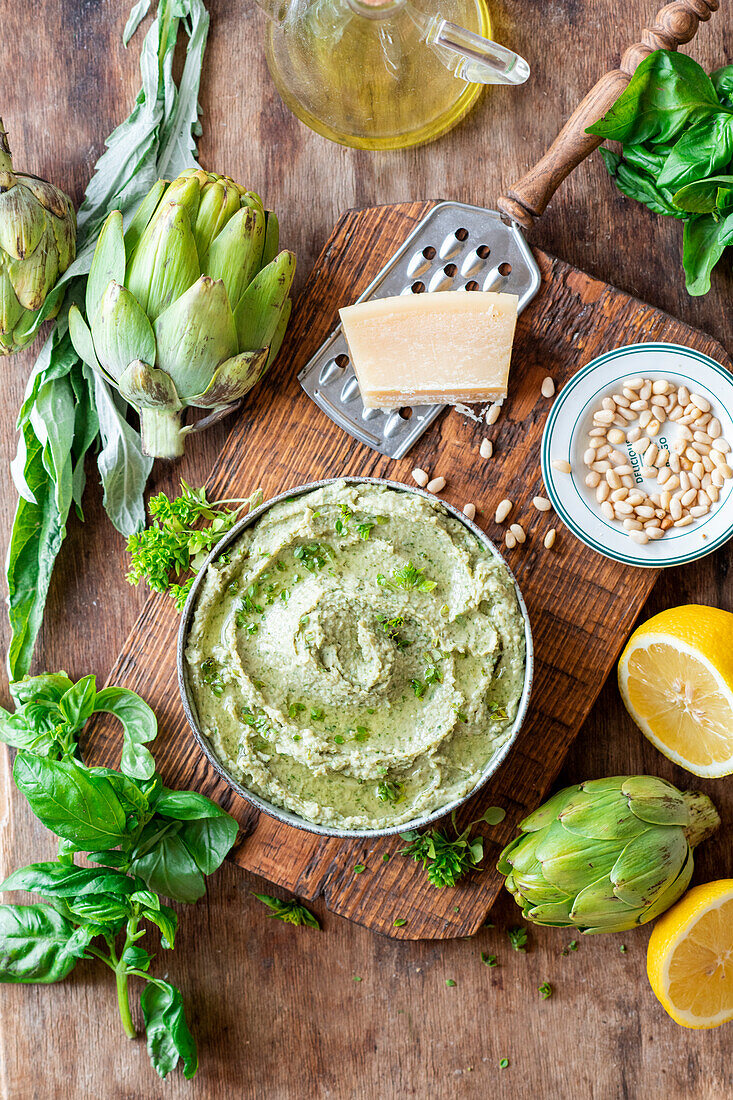 Artichoke pesto with pine nuts, parmesan, basil and lemon