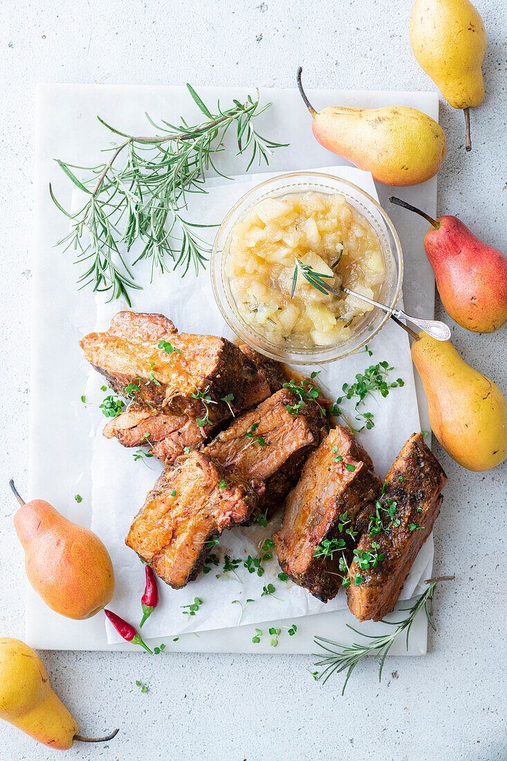 Smoked ribs with pear compote