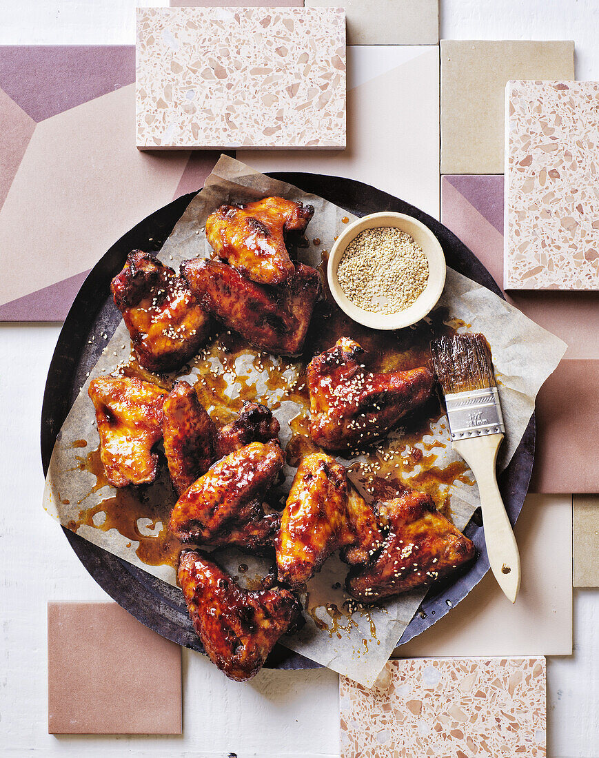 Glazed chicken wings with sesame seeds