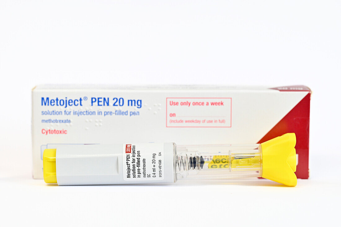 Methotrexate drug autoinjector for cancer treatment