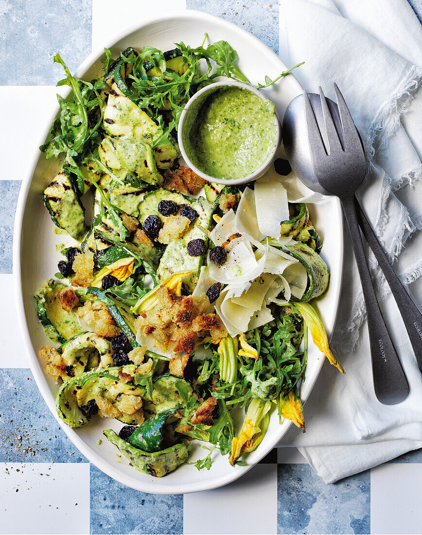 Grilled courgette salad with mint bread dressing