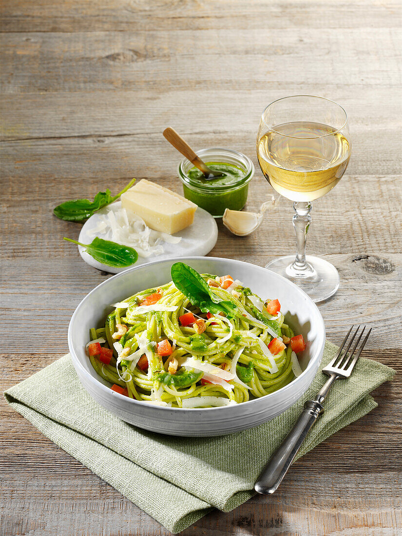 Spaghetti with sorrel pesto