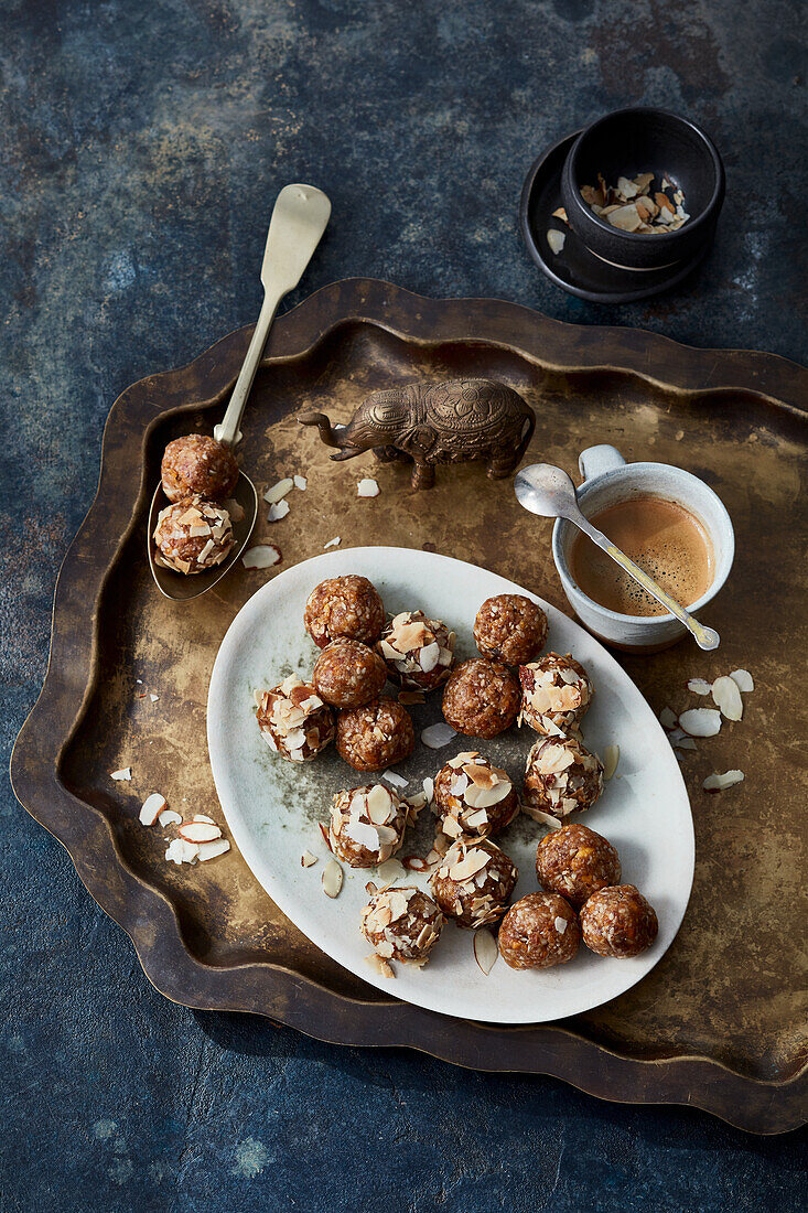 Fruity almond and cocoa balls