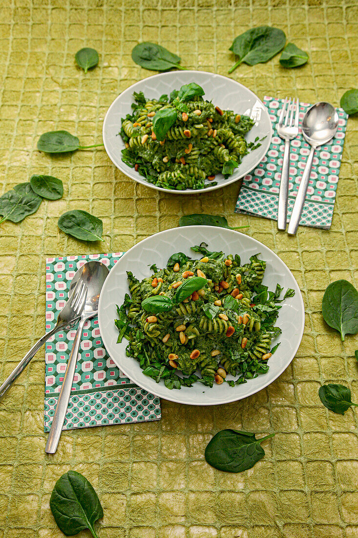 Pasta with spinach pesto and pine nuts